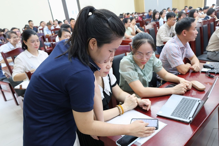 Xã Tiến Thắng: Hội nghị tập huấn hướng dẫn sử dụng hệ thống quản trị thực thi nhiệm vụ và đánh giá cán bộ, công chức gắn với đo lường hiệu suất công việc (OKR/KPI)- Ảnh 8.