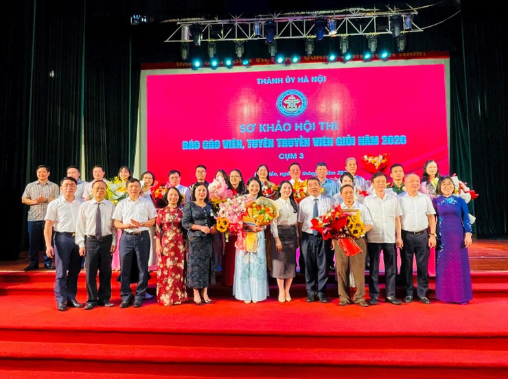 Đại diện phường Tây Hồ xuất sắc giành giải Nhất tại Hội thi Báo cáo viên giỏi TP. Hà Nội cụm thi số 3- Ảnh 2.