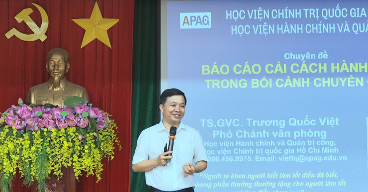 UBND xã Phúc Thọ vừa tổ chức tập huấn nội dung cải cách hành chính xã Phúc Thọ, Phúc Lộc năm 2026 nâng cao tư duy và kỹ năng giao tiếp hành chính trong kỷ nguyên số- Ảnh 2.