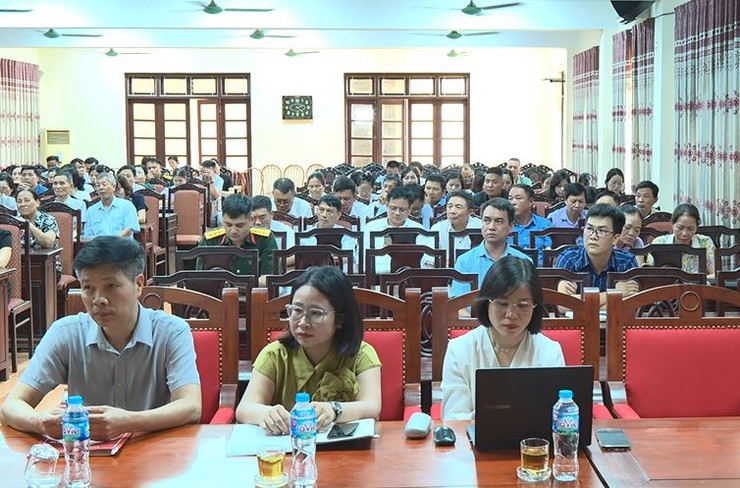 TẬP HUẤN CẢI CÁCH HÀNH CHÍNH NĂM 2026 TRÊN ĐỊA BÀN XÃ PHÚC THỌ - PHÚC LỘC- Ảnh 2.