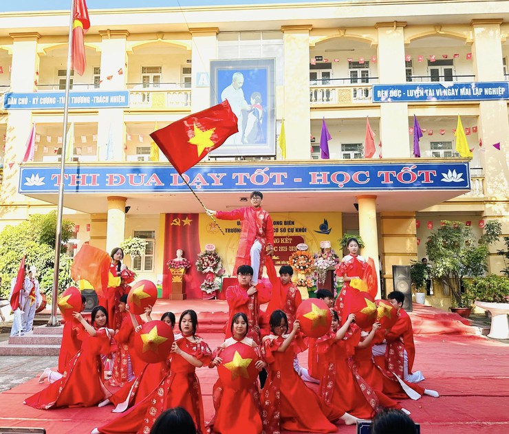 Giáo dục phường Long Biên đạt nhiều kết quả tích cực trong năm học 2025-2026- Ảnh 14.