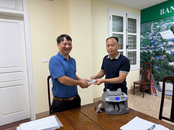 THẠCH THẤT CHI TRẢ TIỀN THƯỞNG TIẾN ĐỘ BÀN GIAO MẶT BẰNG VÀ TRAO GIẤY CHỨNG NHẬN QUYỀN SỬ DỤNG ĐẤT SAU CHỈNH LÝ- Ảnh 4.