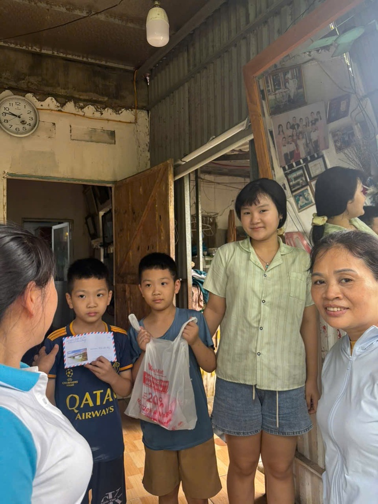 Hội LHPN xã Thiên Lộc trao 60 suất quà cho trẻ em có hoàn cảnh khó khăn- Ảnh 13.