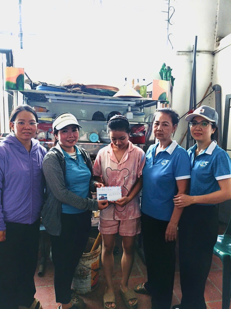 Hội LHPN xã Thiên Lộc trao 60 suất quà cho trẻ em có hoàn cảnh khó khăn- Ảnh 11.