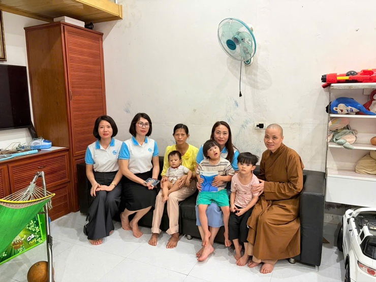 Hội LHPN xã Thiên Lộc trao 60 suất quà cho trẻ em có hoàn cảnh khó khăn- Ảnh 1.