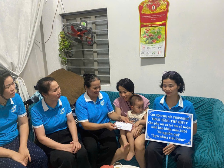 Hội LHPN xã Thiên Lộc trao 60 suất quà cho trẻ em có hoàn cảnh khó khăn- Ảnh 5.