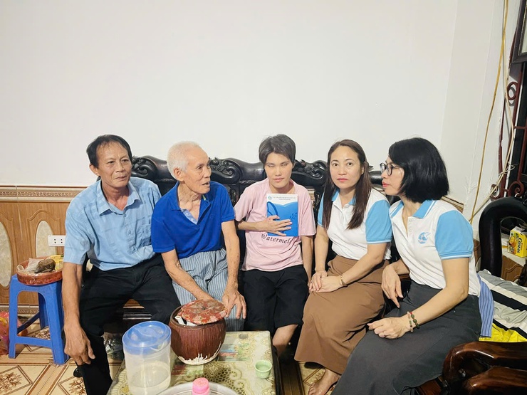 Hội LHPN xã Thiên Lộc trao 60 suất quà cho trẻ em có hoàn cảnh khó khăn- Ảnh 2.