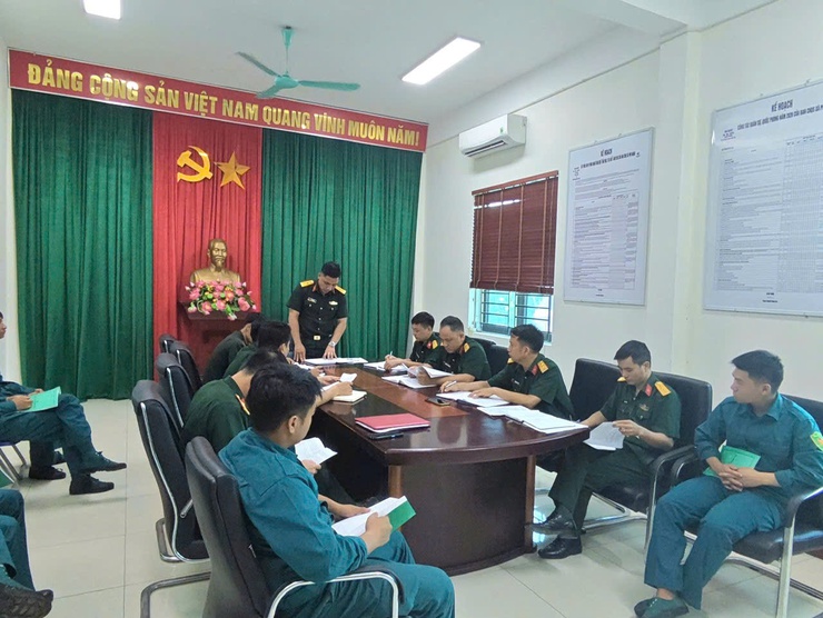 Ban Chỉ huy Quân sự xã Phú Nghĩa tổ chức hội nghị giao ban tuần 23 và Quán triệt chỉ thị số 76 của Bộ Quốc phòng- Ảnh 1.