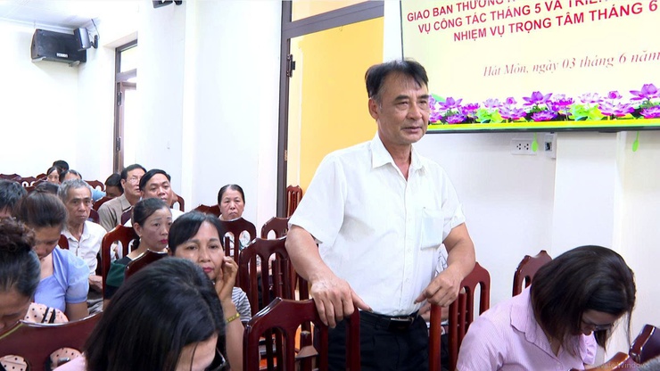 UBND xã Hát Môn tổ chức giao ban thường kỳ đánh giá kết quả thực hiện nhiệm vụ tháng 5 và triển khai phương hướng nhiệm vụ trọng tâm tháng 6.- Ảnh 5.