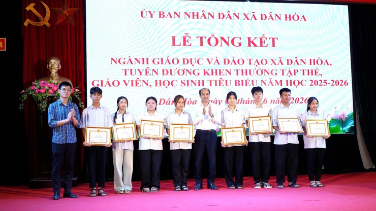 DÂN HÒA TỔNG KẾT NĂM HỌC 2025-2026: NHIỀU ĐIỂM SÁNG TRONG ĐỔI MỚI GIÁO DỤC- Ảnh 9.