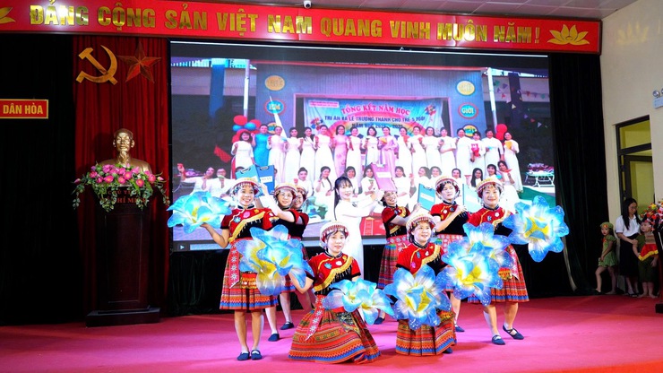 DÂN HÒA TỔNG KẾT NĂM HỌC 2025-2026: NHIỀU ĐIỂM SÁNG TRONG ĐỔI MỚI GIÁO DỤC- Ảnh 2.