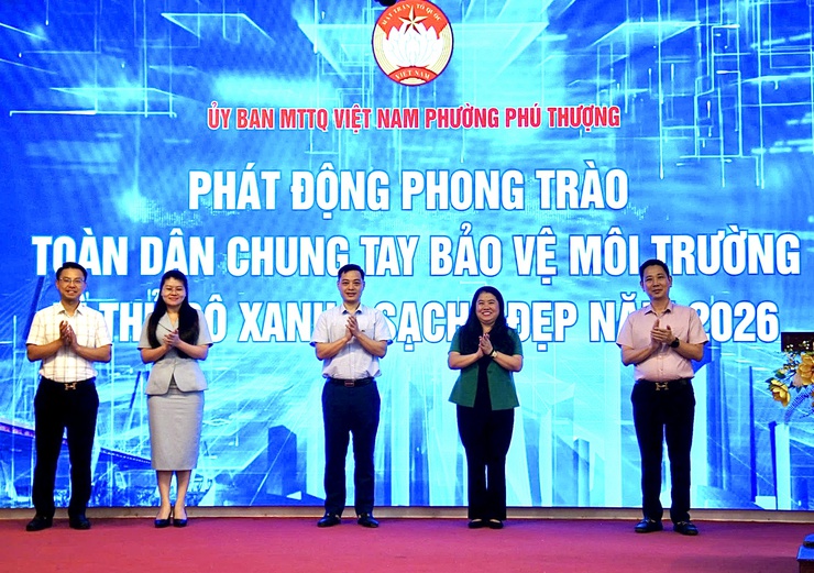 Phường Phú Thượng tổ chức chương trình hưởng ứng Ngày Môi trường Thế giới 5/6- Ảnh 5.