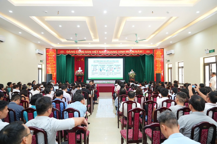 Xã Phù Đổng khẩn trương làm chủ hệ thống và thực hiện nghiêm việc quản trị công việc trên môi trường số.- Ảnh 4.