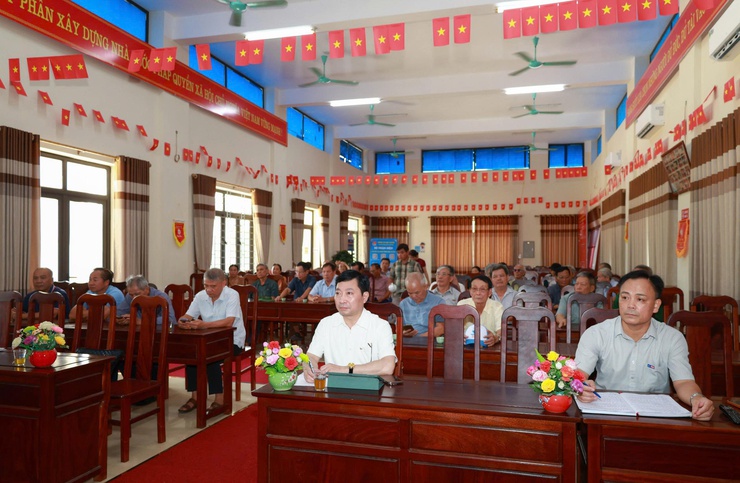 Đồng chí Phó Bí thư Thường trực Đảng ủy xã - Vũ Quốc Anh dự sinh hoạt Chi bộ thôn Tri Thủy- Ảnh 1.
