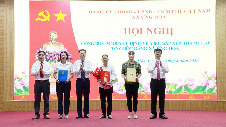 Ứng Hòa sơ kết một năm vận hành mô hình chính quyền địa phương hai cấp.- Ảnh 7.