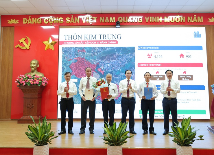 Phú Nghĩa tổ chức Lễ công bố Nghị quyết của HĐND xã về sắp xếp thôn- Ảnh 6.