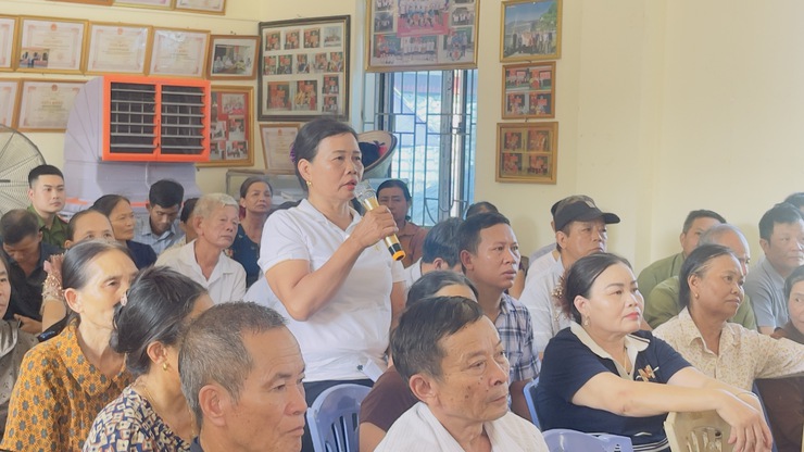 Đồng chí Bí thư Đảng ủy Trần Đức Hải tiếp xúc cử tri trước Kỳ họp thứ hai HĐND xã Hương Sơn khóa XXI- Ảnh 7.