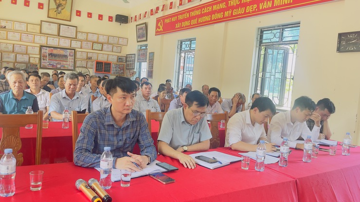 Đồng chí Bí thư Đảng ủy Trần Đức Hải tiếp xúc cử tri trước Kỳ họp thứ hai HĐND xã Hương Sơn khóa XXI- Ảnh 3.