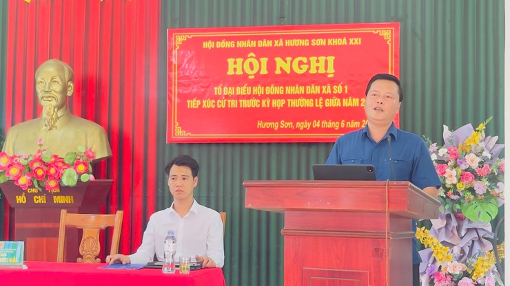 Đồng chí Bí thư Đảng ủy Trần Đức Hải tiếp xúc cử tri trước Kỳ họp thứ hai HĐND xã Hương Sơn khóa XXI- Ảnh 2.
