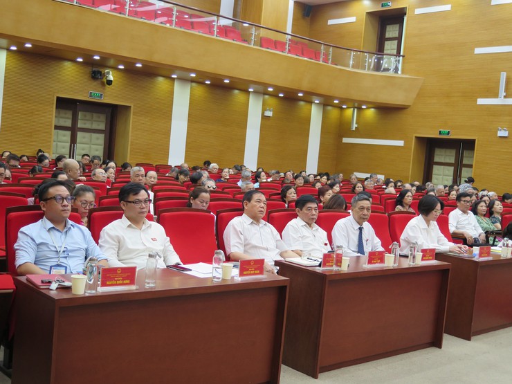 Cử tri phường Ô Chợ Dừa kiến nghị nhiều vấn đề “nóng” về trật tự đô thị- Ảnh 2.
