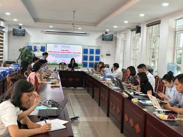 Hội đồng nhân dân phường Long Biên giám sát công tác giáo dục năm học 2025-2026 tại Trường Trung học cơ sở Long Biên- Ảnh 2.