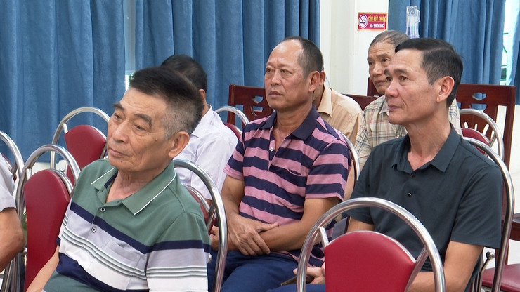 Đồng chí Bí thư Đảng ủy xã Phú Xuyên dự sinh hoạt Chi bộ thôn Phú Thịnh- Ảnh 5.
