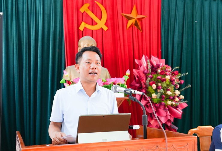Đồng chí Phùng Văn Tài- Phó Bí thư Thường trực Đảng uỷ xã Quốc Oai dự sinh hoạt chi bộ tại thôn Phúc Đức- Ảnh 6.