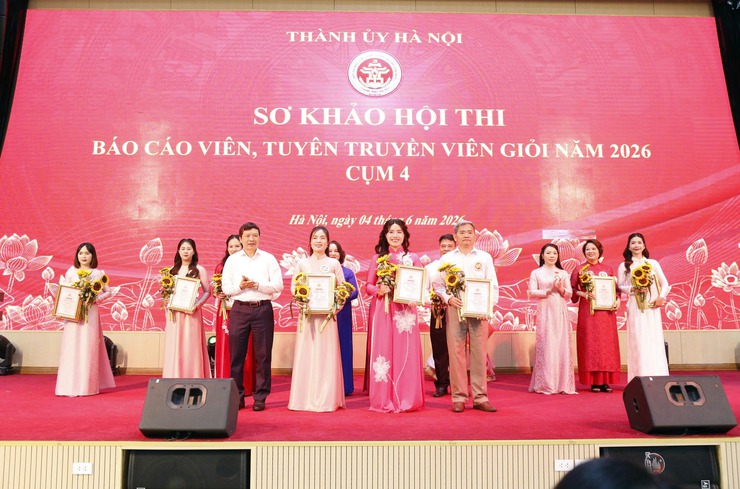 Sôi nổi vòng sơ khảo hội thi báo cáo viên, tuyên truyền viên giỏi cụm 4 - thành phố Hà Nội năm 2026
- Ảnh 1.