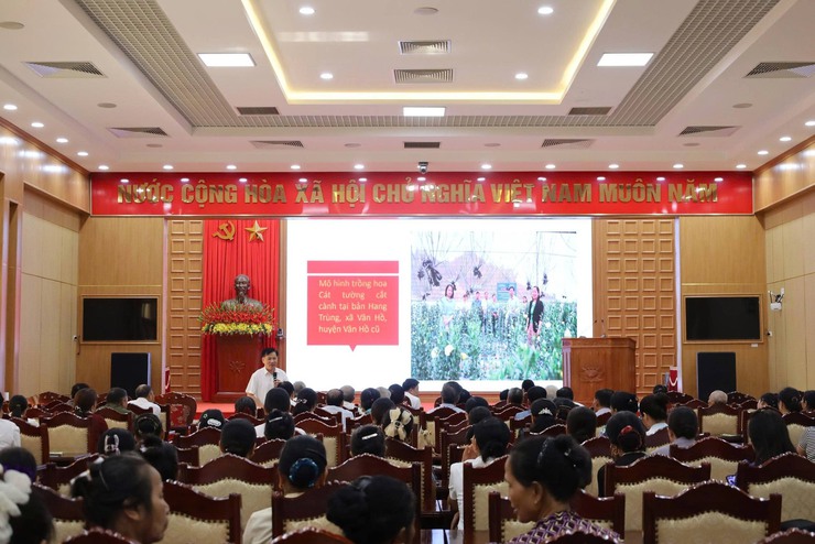 Hội Nông dân xã Quảng Oai đẩy mạnh tuyên truyền tập trung, tích tụ đất nông nghiệp năm 2026- Ảnh 2.