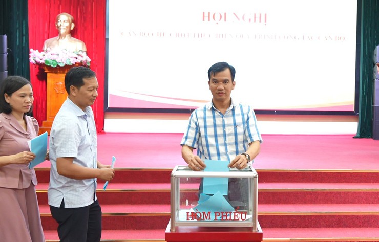 Đảng uỷ xã thực hiện quy trình công tác cán bộ - Ảnh 8.