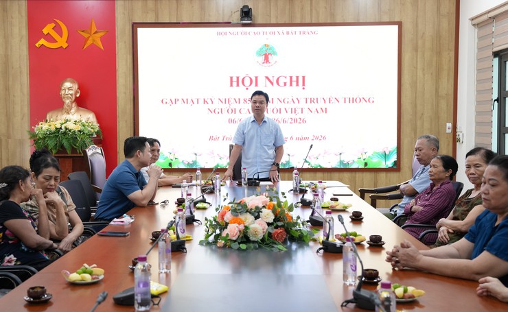 Hội Người cao tuổi xã Bát Tràng gặp mặt kỷ niệm 85 năm Ngày truyền thống Người cao tuổi Việt Nam- Ảnh 4.