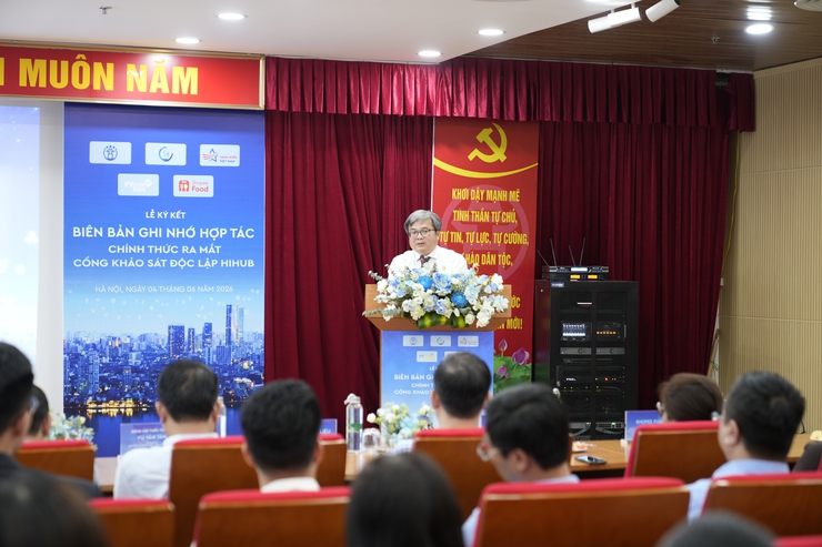 Đồng chí Trương Việt Dũng - Phó Chủ tịch UBND thành phố Hà Nội phát biểu về tầm quan trọng của việc xây dựng khảo sát công khai, minh bạch
