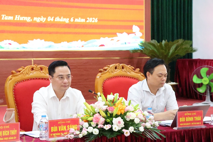 Ban Chấp hành Đảng bộ xã Tam Hưng thảo luận nhiều nội dung quan trọng về công tác xây dựng Đảng và phát triển địa phương- Ảnh 2.