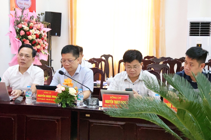 Ban Chấp hành Đảng bộ xã Tam Hưng thảo luận nhiều nội dung quan trọng về công tác xây dựng Đảng và phát triển địa phương- Ảnh 4.