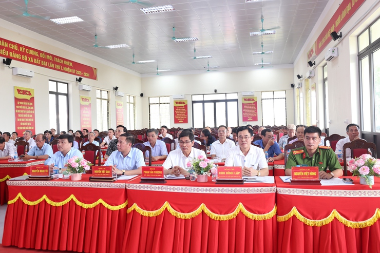Xã Bất Bạt lấy ý kiến hoàn thiện Đề án sắp xếp thôn trên địa bàn xã.- Ảnh 1.