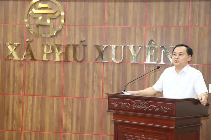 Xã Phú Xuyên trao quyết định biệt phái công chức, viên chức phục vụ công tác giải phóng mặt bằng dự án trọng điểm
- Ảnh 3.