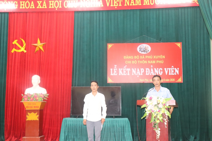 Chi bộ thôn Nam Phú tổ chức lễ kết nạp đảng viên mới và sinh hoạt chi bộ tháng 6 năm 2026- Ảnh 2.