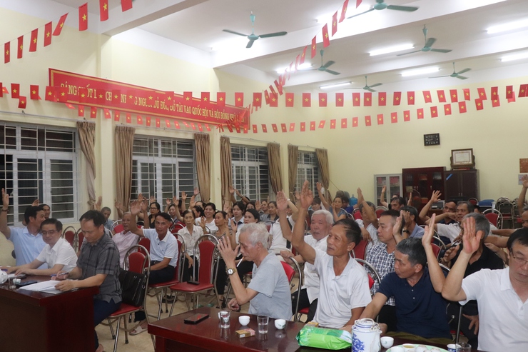 Chi bộ thôn Nam Phú tổ chức lễ kết nạp đảng viên mới và sinh hoạt chi bộ tháng 6 năm 2026- Ảnh 4.