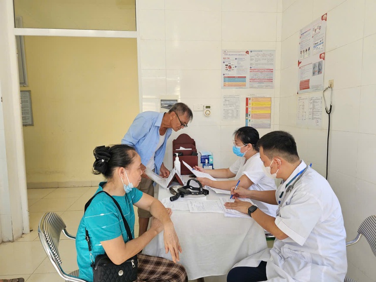 Xã Thượng Phúc tổ chức khám sức khỏe định kỳ cho người cao tuổi- Ảnh 2.