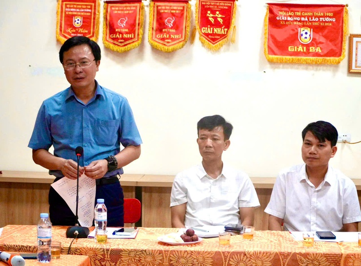 Đồng chí Nguyễn Minh Hồng – Bí thư Đảng ủy, Chủ tịch HĐND xã về dự sinh hoạt thường kỳ cùng Chi bộ Thôn Giếng, xã Tây Phương- Ảnh 5.