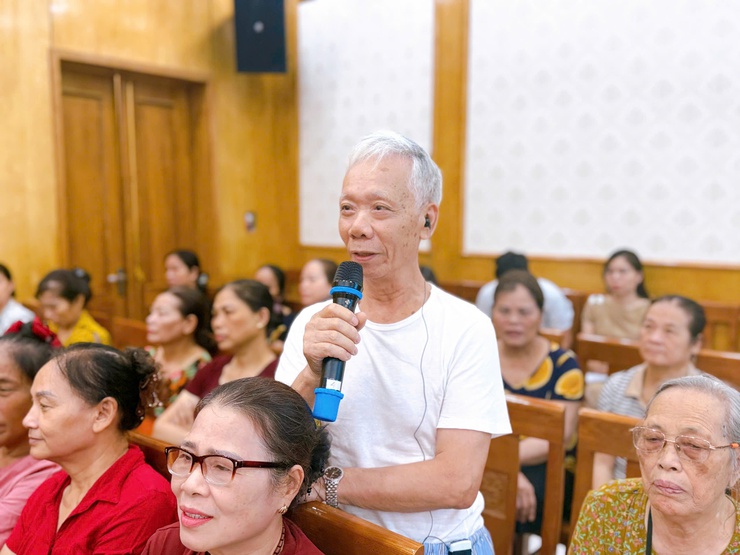Bí thư Đảng ủy, Chủ tịch HĐND phường Nguyễn Minh Tuân tiếp xúc cử tri trước kỳ họp thứ 2 HĐND phường khóa II- Ảnh 4.