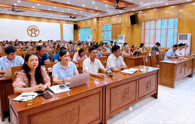 Bí thư Đảng ủy, Chủ tịch HĐND phường Nguyễn Minh Tuân tiếp xúc cử tri trước kỳ họp thứ 2 HĐND phường khóa II- Ảnh 2.