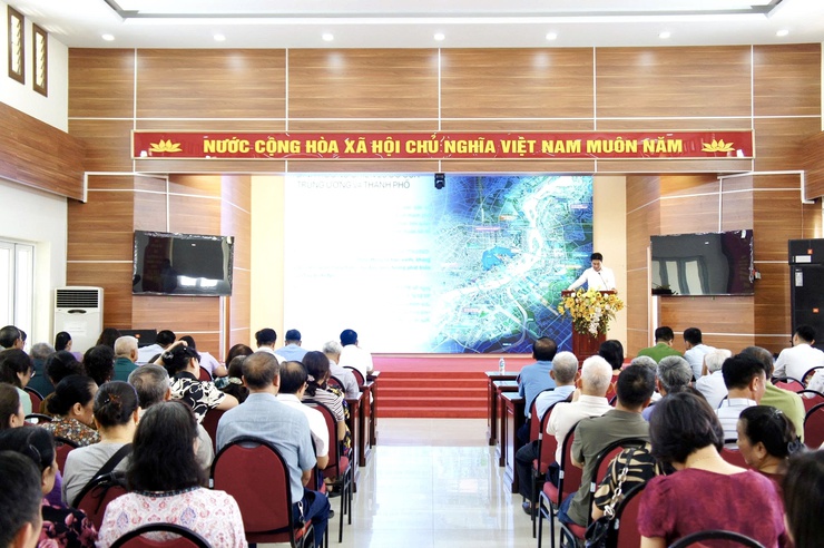 Phường Phú Thượng tổ chức hội nghị thông tin, tuyên truyền về Dự án Công viên công cộng thuộc Dự án Trục đại lộ cảnh quan sông Hồng- Ảnh 2.