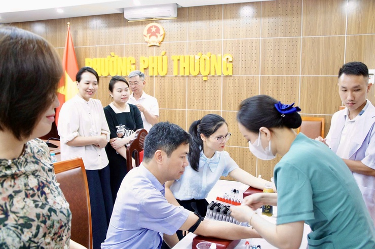 Phường Phú Thượng tổ chức khám sức khỏe định kỳ cho cán bộ, công chức, viên chức và người lao động năm 2026- Ảnh 4.