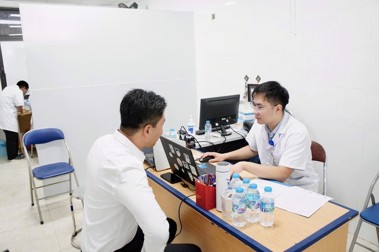 Phường Phú Thượng tổ chức khám sức khỏe định kỳ cho cán bộ, công chức, viên chức và người lao động năm 2026- Ảnh 7.