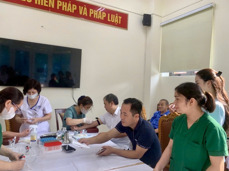 Phường Phú Thượng tổ chức khám sức khỏe định kỳ cho cán bộ, công chức, viên chức và người lao động năm 2026- Ảnh 2.