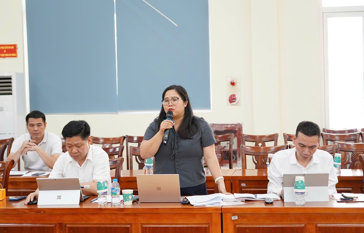 Đồng chí Bí thư Đảng ủy – Chủ tịch HĐND xã Nguyễn Thanh Liêm làm việc với các thôn Chi Đông về công tác sắp xếp các thôn- Ảnh 1.