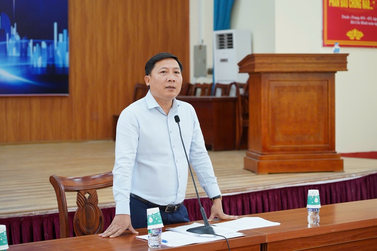 Đồng chí Bí thư Đảng ủy – Chủ tịch HĐND xã Nguyễn Thanh Liêm làm việc với các thôn Chi Đông về công tác sắp xếp các thôn- Ảnh 3.