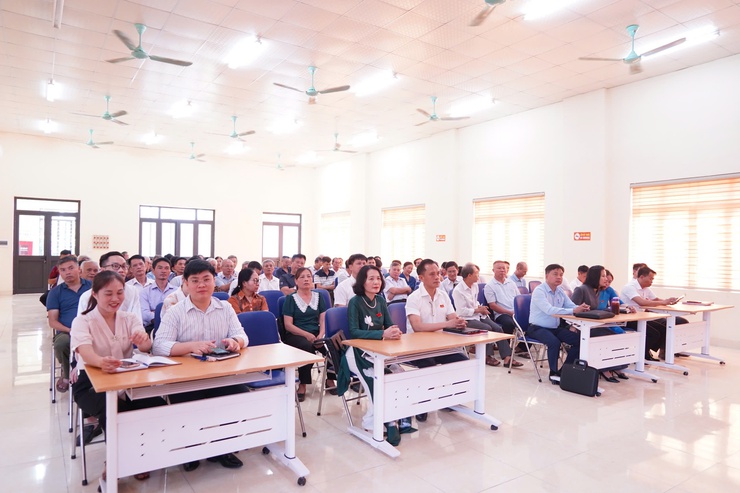 Bí thư Đảng ủy, Chủ tịch HĐND phường Chương Mỹ - Ông Phí Minh Hải tiếp xúc cử tri trước kỳ họp thường lệ giữa năm 2026- Ảnh 1.