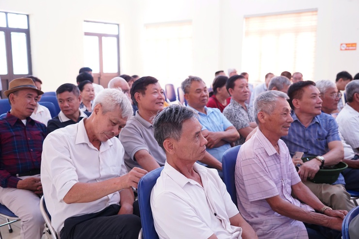 Bí thư Đảng ủy, Chủ tịch HĐND phường Chương Mỹ - Ông Phí Minh Hải tiếp xúc cử tri trước kỳ họp thường lệ giữa năm 2026- Ảnh 3.